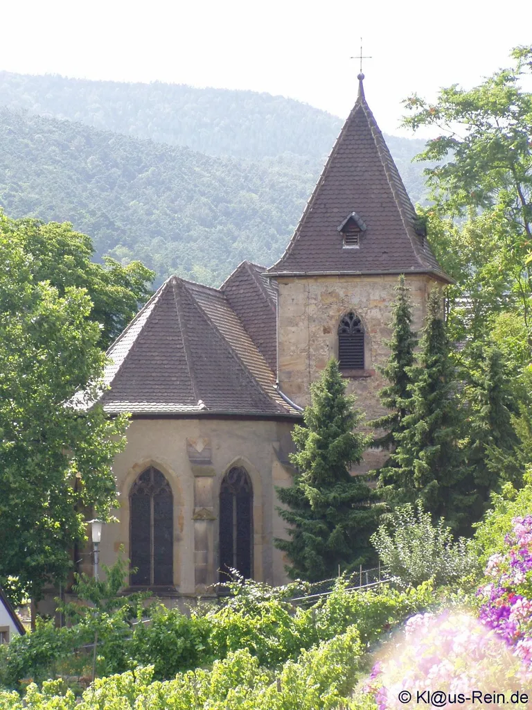 Bildbeschreibung: de:Nikolauskirche (Gimmeldingen) aus Nordosten Fotograf/Zeichner: Klaus Rein, 67435 de:Neustadt an der Weinstraße-de:Mußbach, Johann-Gottlieb-Fichte-Str. 29 Datum: 2005 Sonstiges: GNU-Freigabe für Wikipedia gem. persönlicher Mail von Klaus Rein an de:Benutzer:Mundartpoet vom 16. März 2006