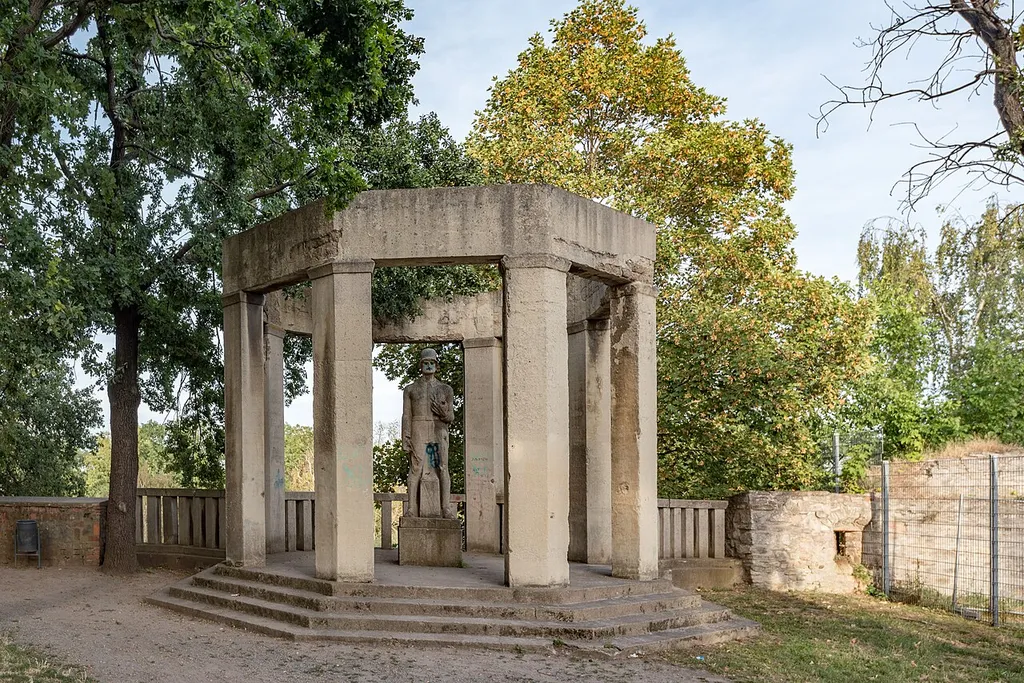 Kriegerdenkmal Nienburg