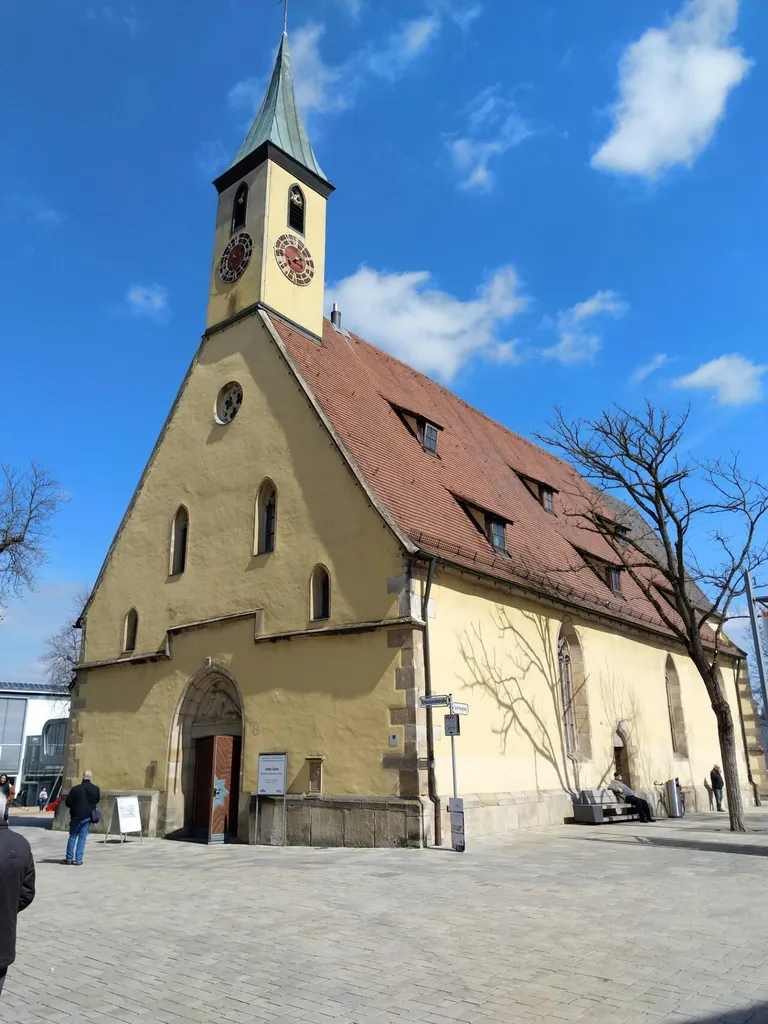 1455/60 erbaute Friedhofskirche in Nürtingen, im 19. Jahrhundert profaniert, heute Ausstellungsraum