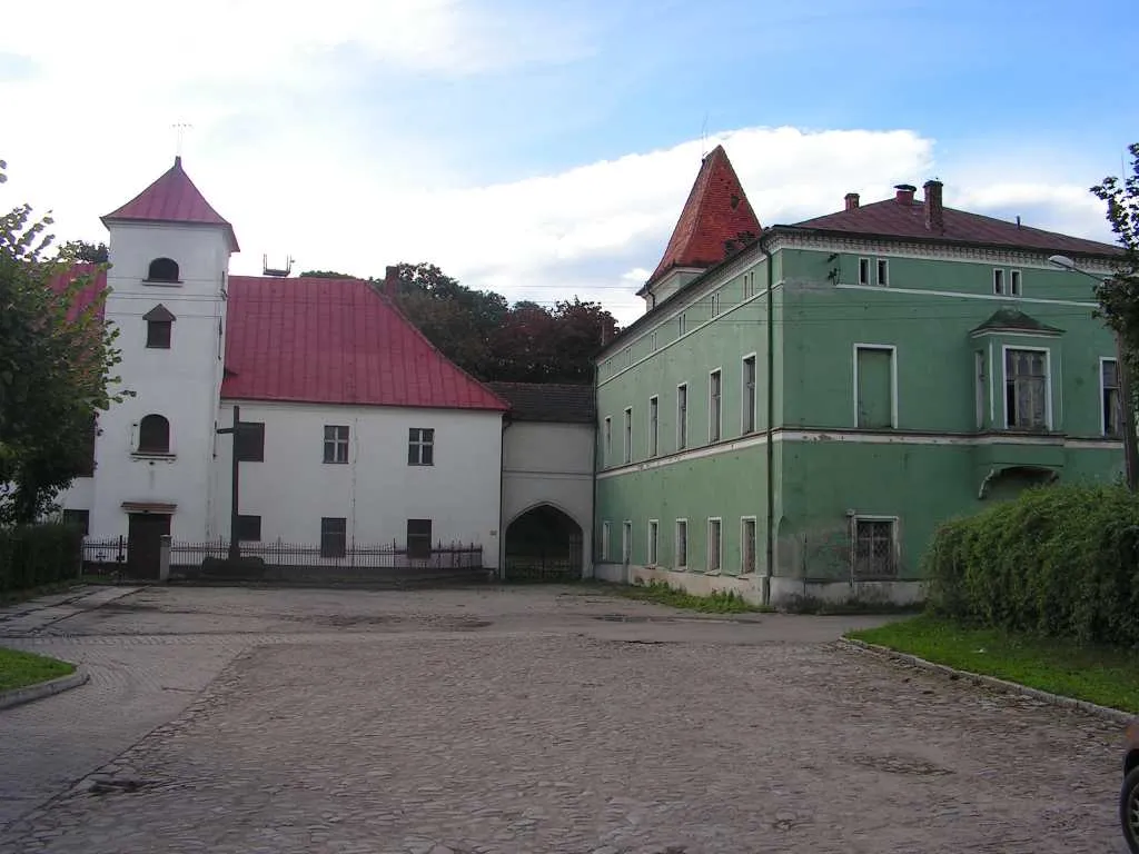 Kościół klasztorny cystersów, ob. paraf. p.w. św. Józefa i pałac w Łagiewnikach (powiat dzierżoniowski)
