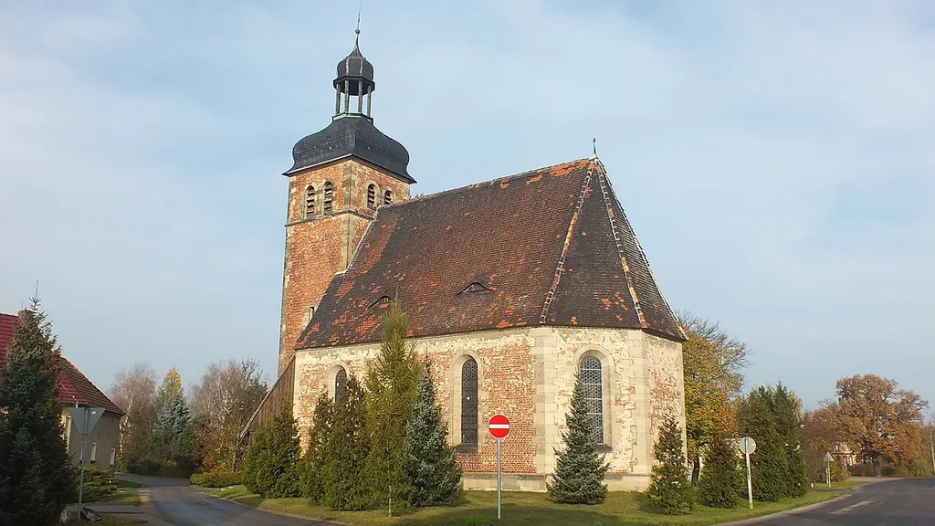Die denkmalgeschützte Kirche in Bernsdorf (Schönewalde)