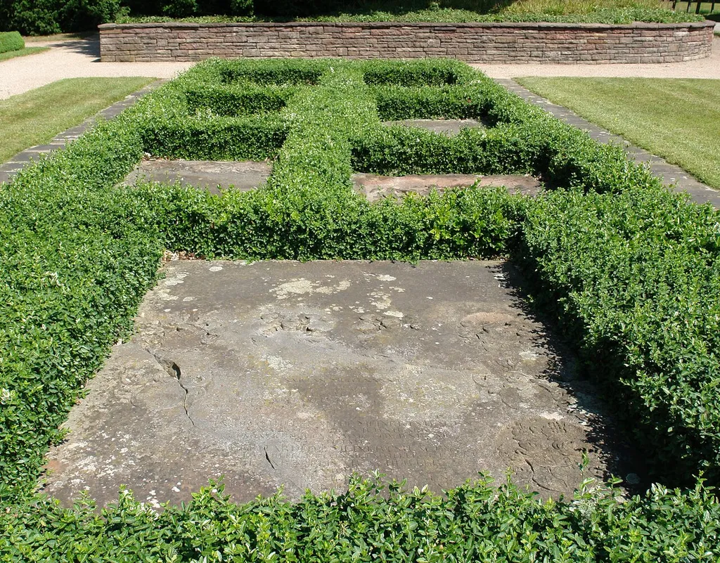 Osterholzer Friedhof in Bremen: Grabmale der kriegszerstoerten Ansgariikirche.Gegenueber dem Kapelleneingang befinden sich 7 Grabplatten des 17. und 18. Jahrhunderts