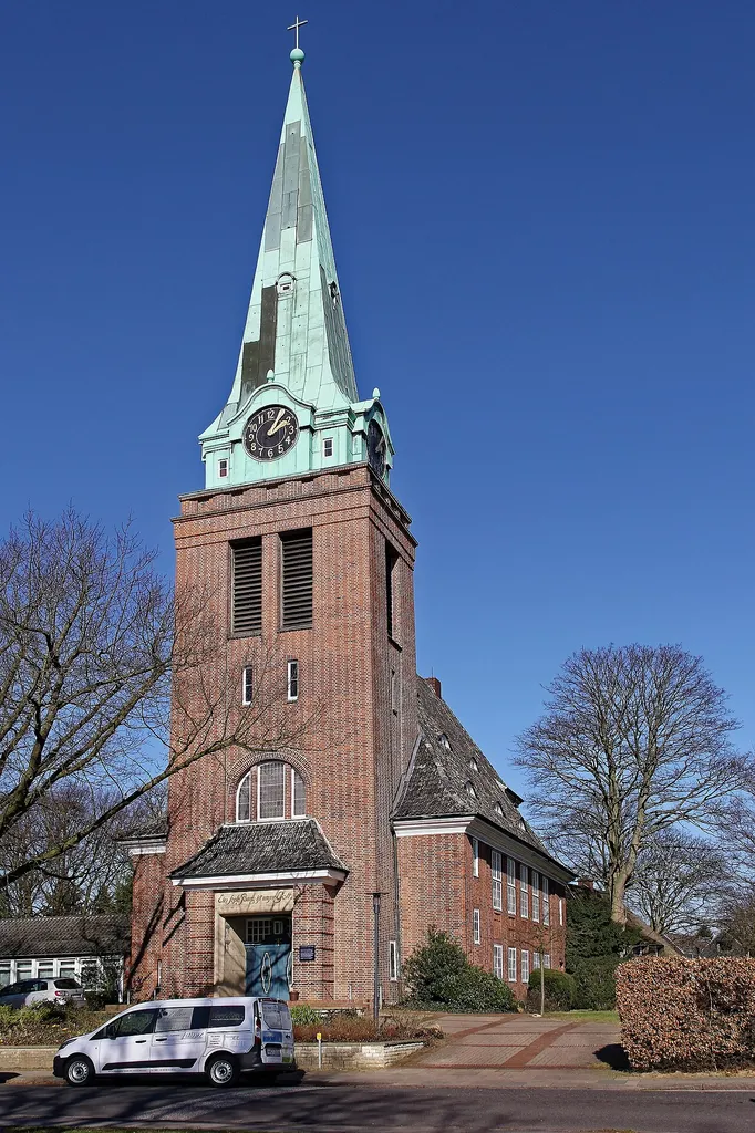 This is a photograph of an architectural monument.It is on the list of cultural monuments of Hamburg, no. 17893. Hamburg Groß Flottbek, Kirche
