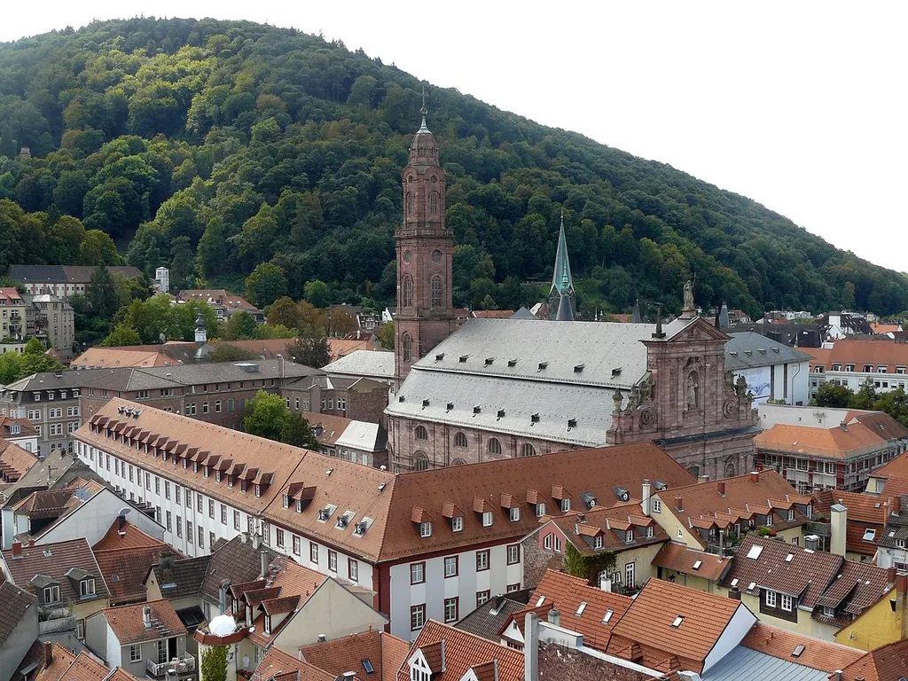 Heidelberger Jesuitenkirche und -kolleggebäude vom Turm der Heiliggeistkirche aus gesehen