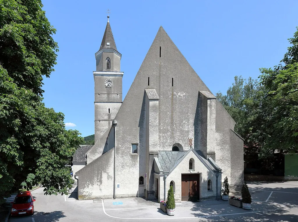 Westansicht der Pfarrkirche St. Andrä vor dem Hagental in Niederösterreich