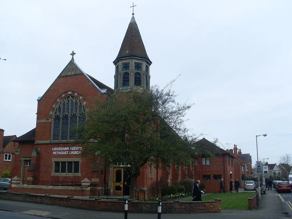 Caversham Heights Methodist Church This Church, which dates from 1909, is situated on the corner of Highmoor Road and the A4074 Woodcote Road. It is one of nineteen Churches in the Reading and Silchester Methodist Circuit. Its postcode is RG4 7BG.
