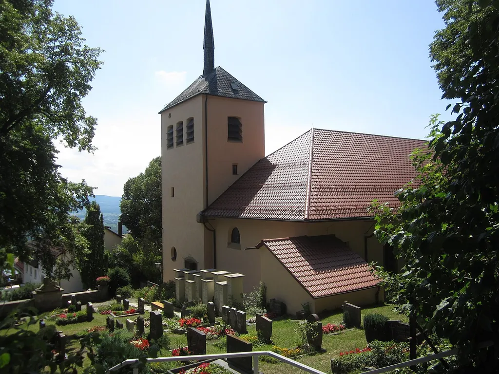 Evangelische Kirche in Hohenstaufen, gegenüber Barbarossakirche