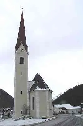 Die Kirche zum hl. Josef in Stockach im Lechtal wurde in den letzten Jahren innen und außen gut renoviert. So ist sie zur Zeit ein Schmuckstück zur Freude der Bevölkerung.