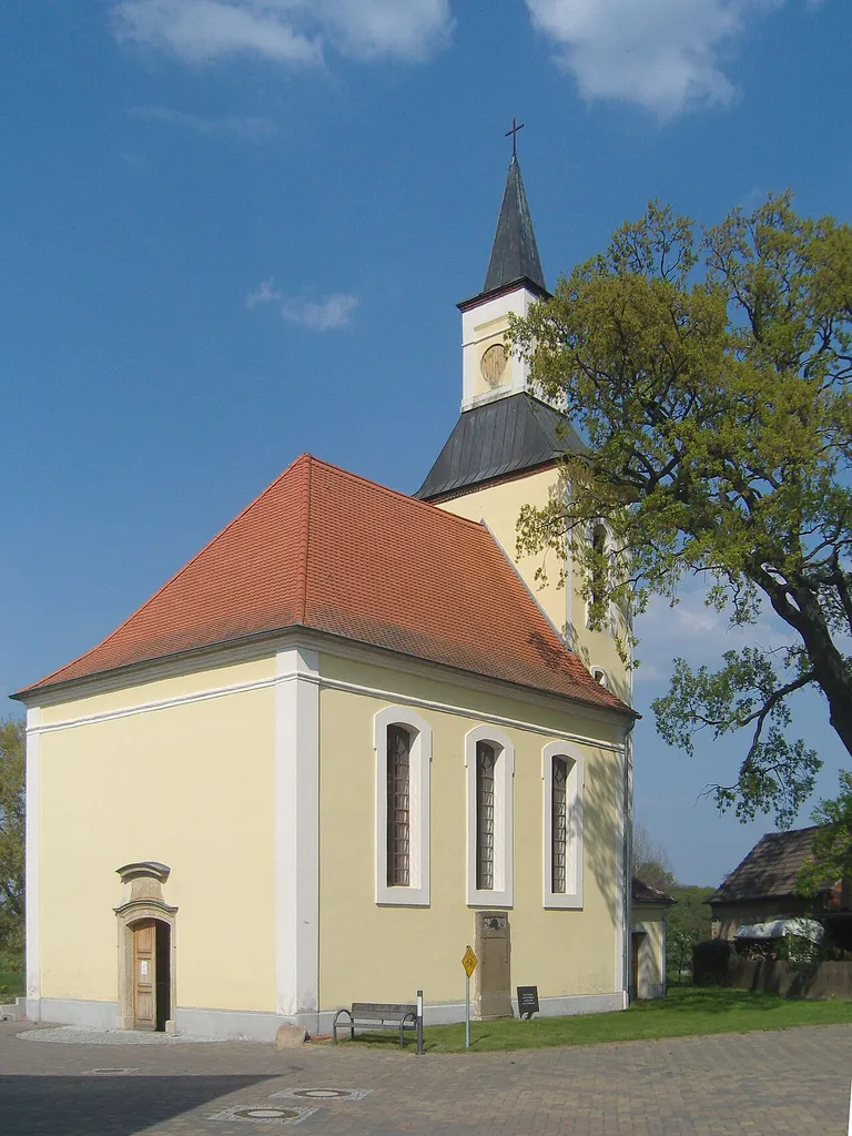 Kirche in Gruna, Gemeinde Laußig