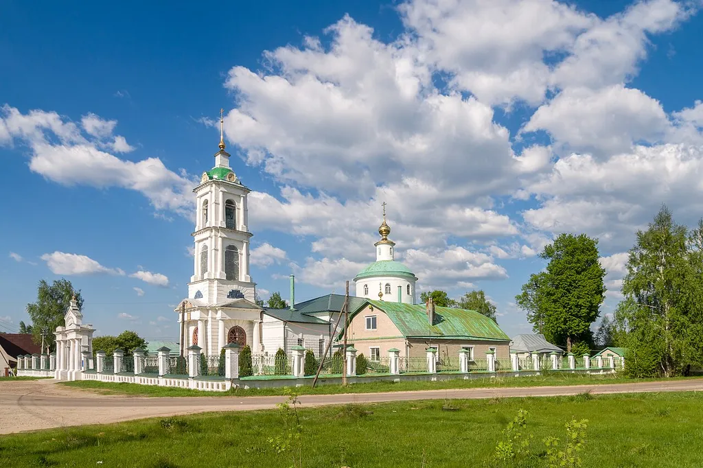 Церковь Рождества Пресвятой Богородицы: погост Уполозы, Саурово, Павлово-Посадский район, Московская область