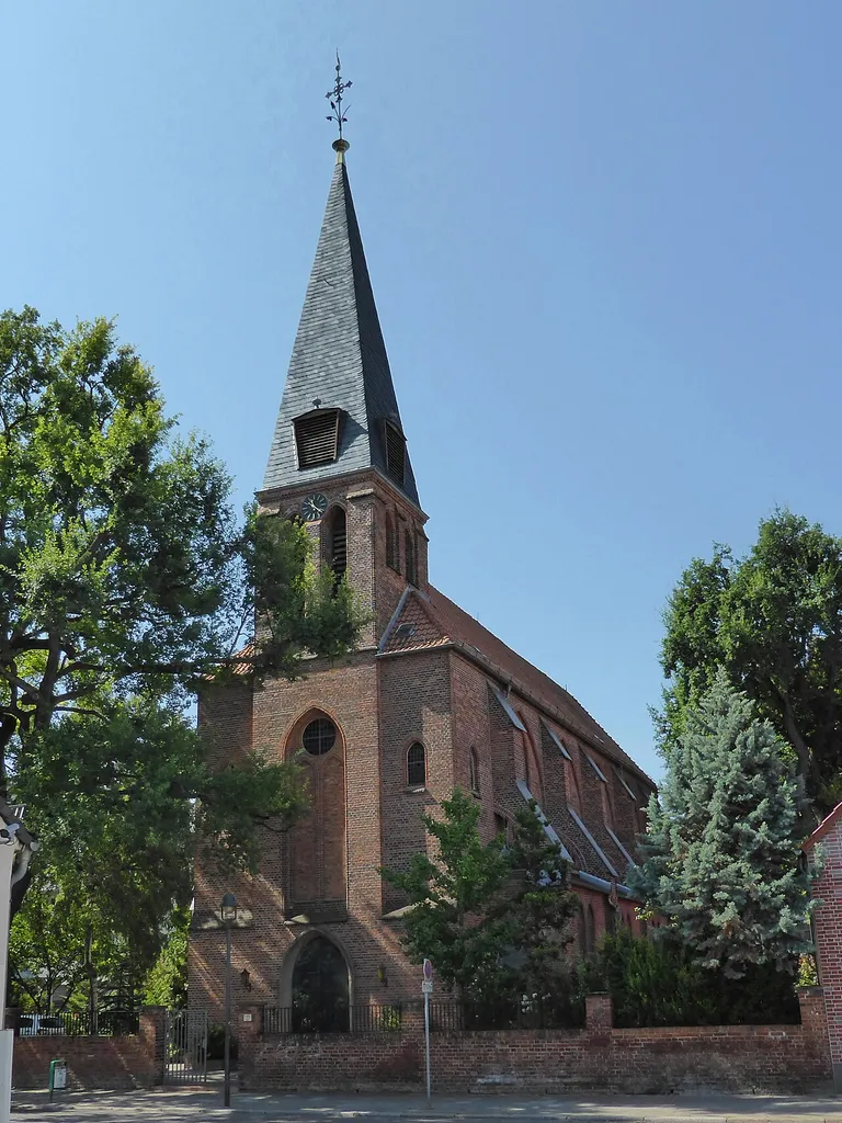 römisch-katholische Pfarrkirche St. Marien in Magdeburg-Sudenburg; erbaut 1867 nach Entwurf von Arnold Güldenpfennig; seit 1993 unter Denkmalschutz