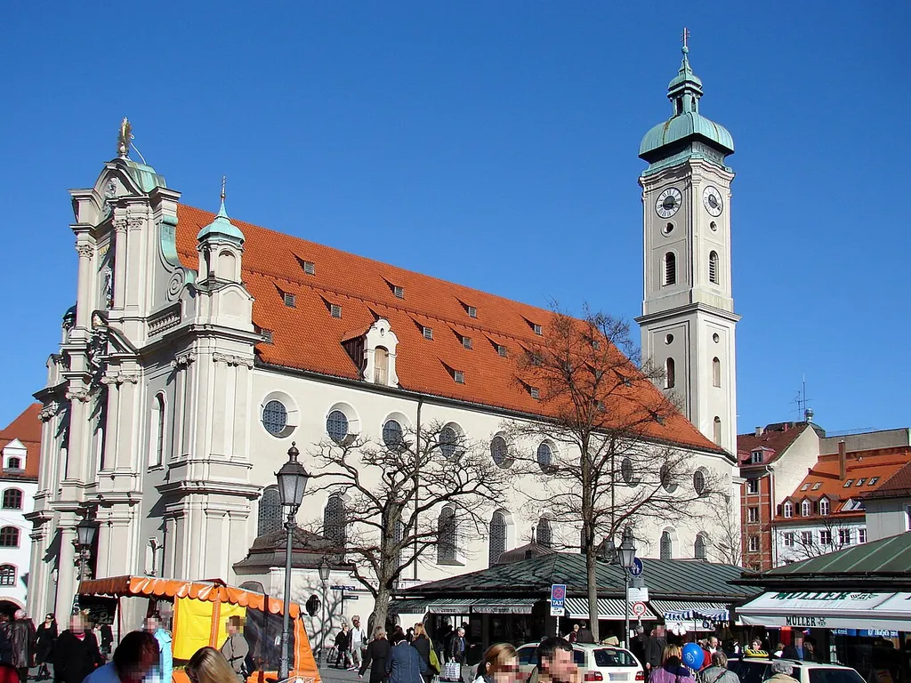 Die katholische Pfarrkirche Heilig-Geist gehört zu den ältesten erhaltenen Kirchengebäuden Münchens.