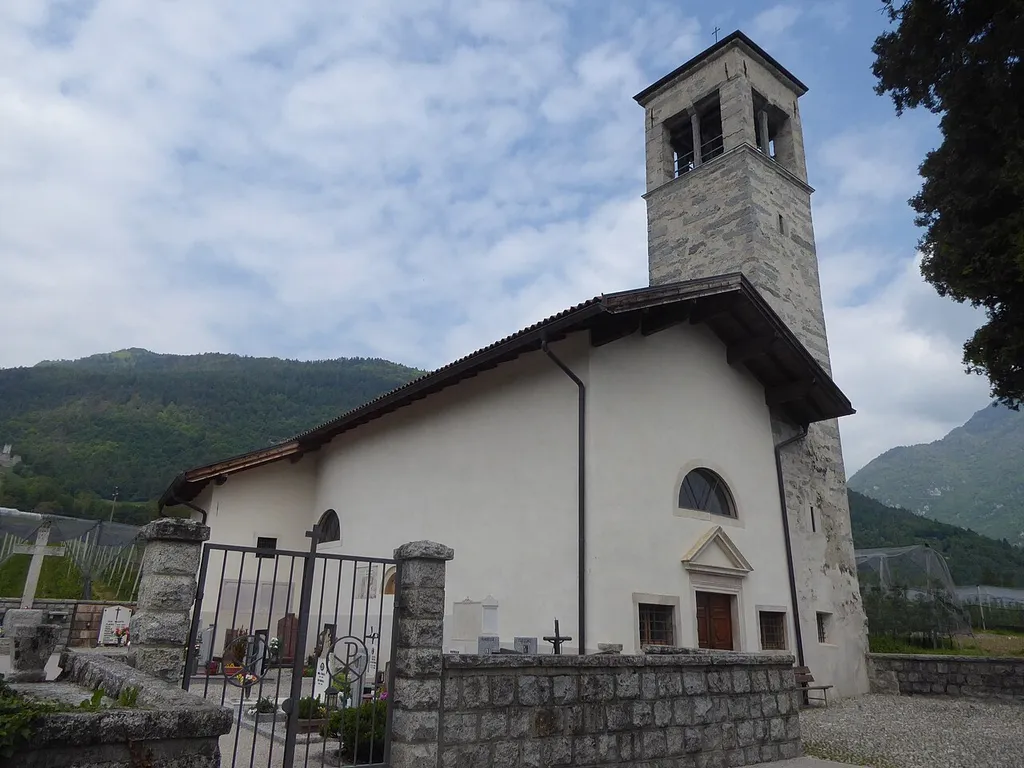 Comighello (Comano Terme, Trentino, Italy), Saint Nicholas church