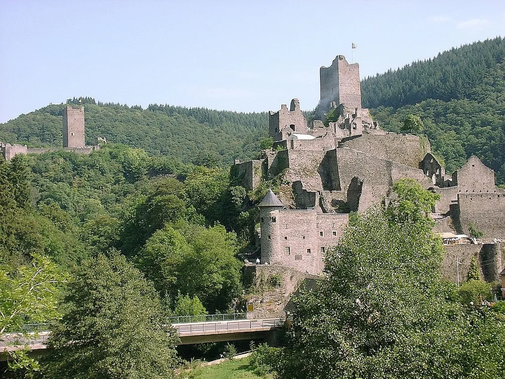 Lower castle of Manderscheid and ruin of the upper castle in the background