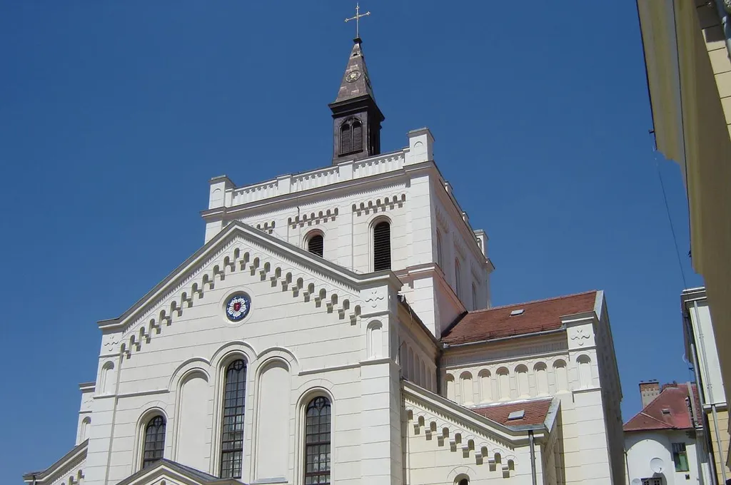 A kecskeméti evangélikus templom épülete.