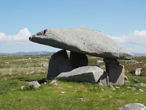 Northeastern chamber of portal tomb Dg. 70