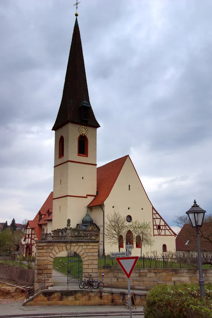 Die evangelische Pfarrkirche St. Nikolaus in Henfenfeld