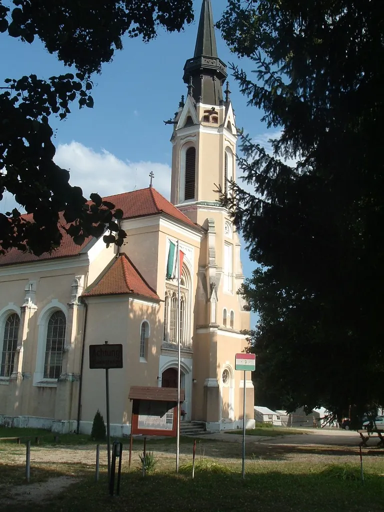 The Szent Imre Church in Rönök, by the austrian-hungarian frontier.