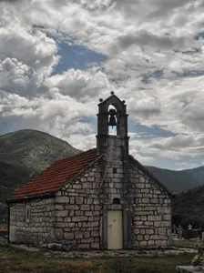 Church of Saint Petka, Grab