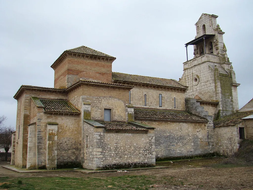 Iglesia mozárabe de San Cebrián en la localidad de San Cebrián de Mazote, Valladolid, España. Vista del edificio.