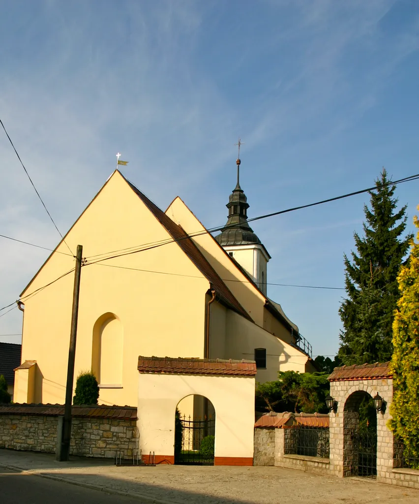 Kierpień - rzymskokatolicki kościół parafialny pw. Narodzenia NMP (nr 85), 1300, 1660, 1792.