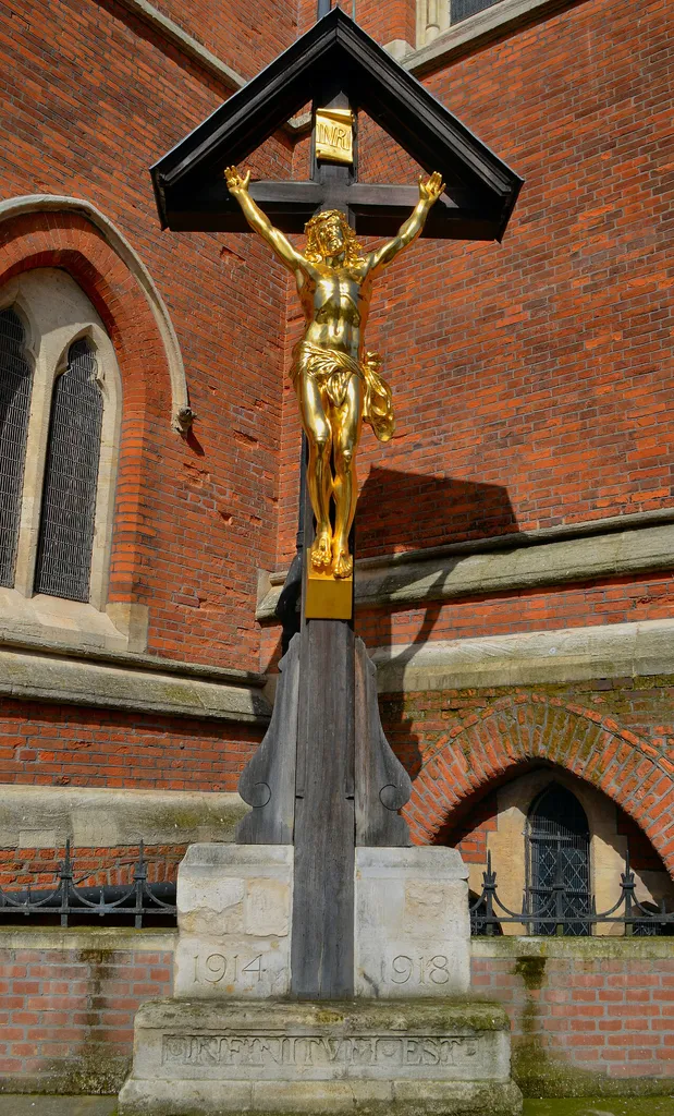 St Mary Magdalene, Paddington, The War Memorial Calvary by Martin Travers (1929)
