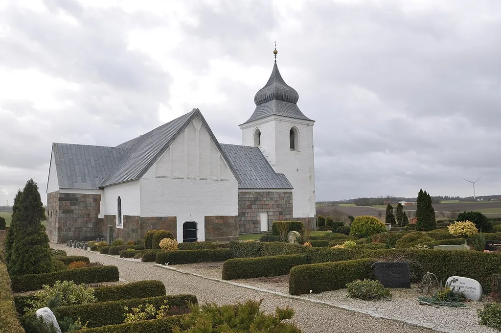 Hjerm ist ein Ort in der dänischen Sogn Hjerm und gehört zur Kommune Struer