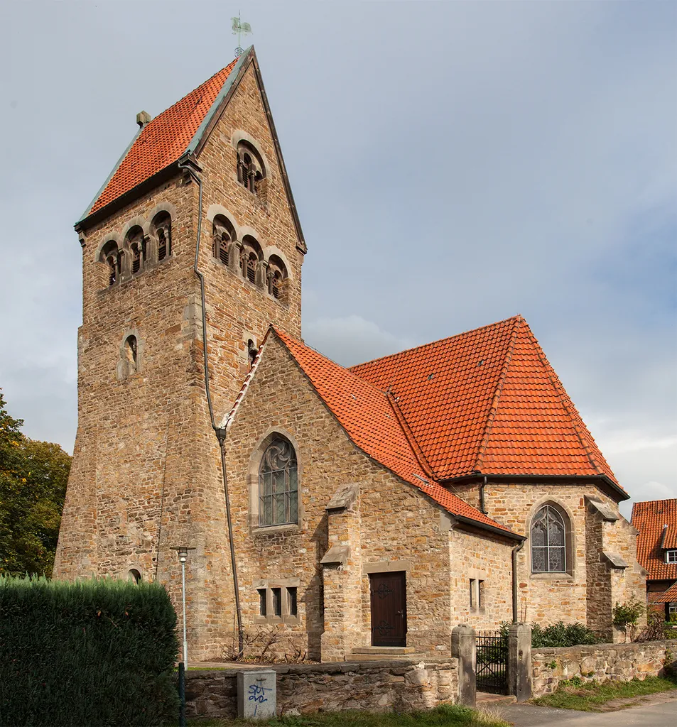 St.-Peter-und-Pauls-Kirche in Veltheim (Porta Westfalica)