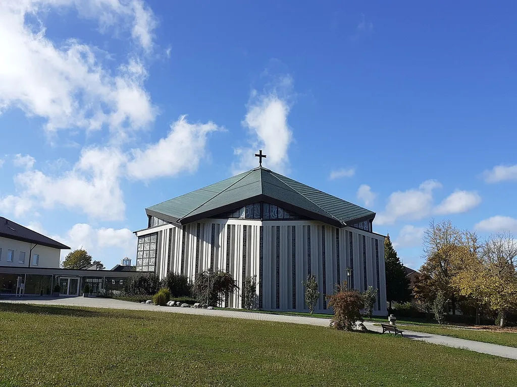 Katholische Krönungskirche Maria Königin im Schönstatt-Zentrum Liebfrauenhöhe Ergenzingen, Stadt Rottenburg am Neckar, Landkreis Tübingen, Baden-Württemberg, Deutschland