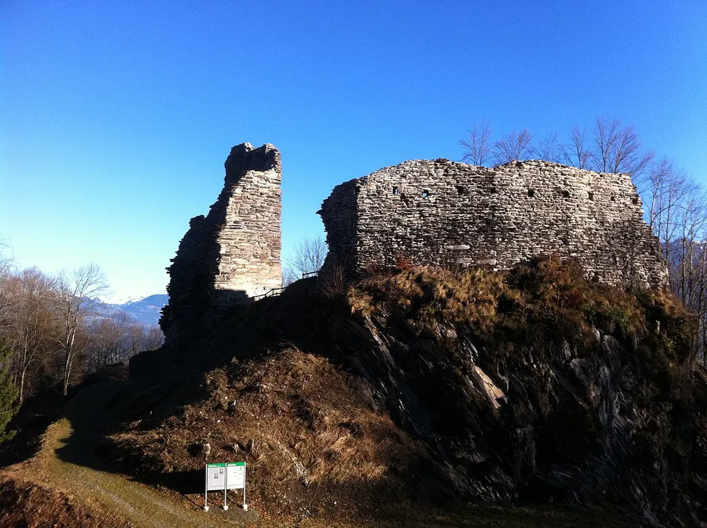 Ruin Hohensax in the evening