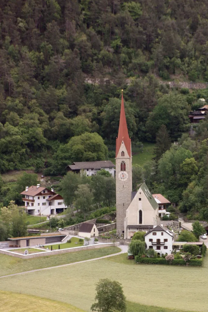 Brixen, Südtirol: Blick auf die Kirche Maria am Sand in der Fraktion Milland