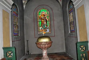 Taufbecken in der Kirche St-Pierre in Ambarès-et-Lagrave
