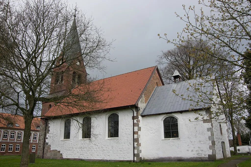 St. Laurentius, Mittelangeln, Satrup. Die Kirche ist denkmalgeschützt.