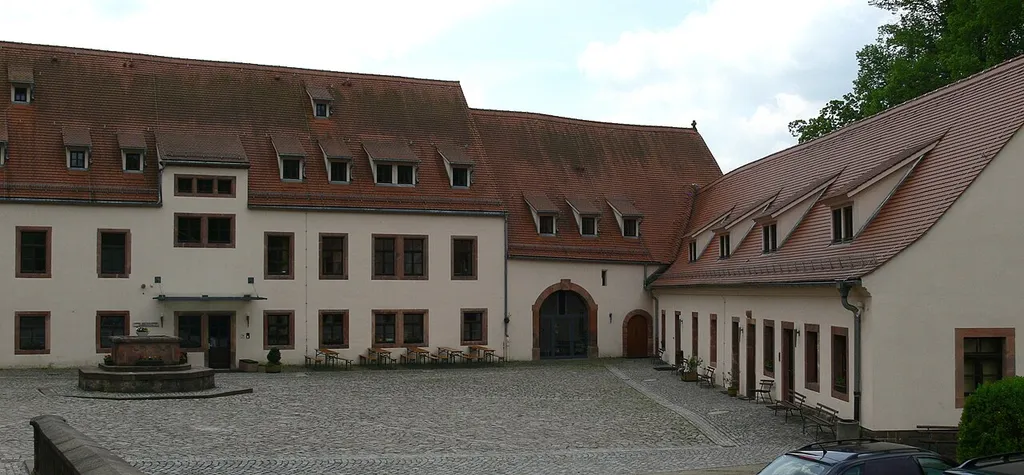 Wechselburg, Landkreis Mittelsachsen: Kloster Wechselburg Klostergebäude und Jugend- und Familienhaus