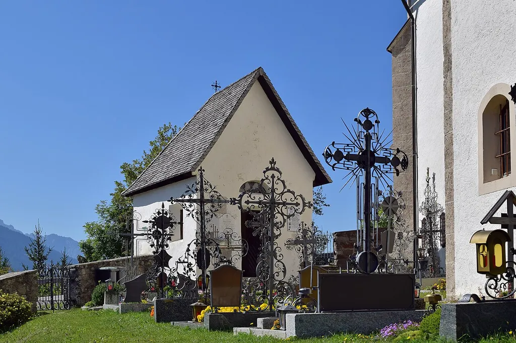 Friedhof bei der Pfarrkirche in Tessenberg