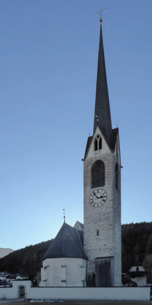 Stegen (Bruneck, Südtirol), Nikolauskirche von Nordosten.