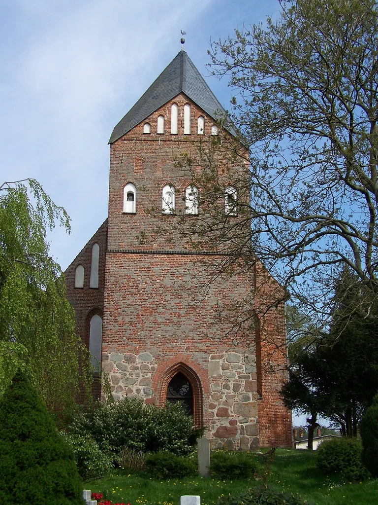Pütte, Dorfkirche, Turm