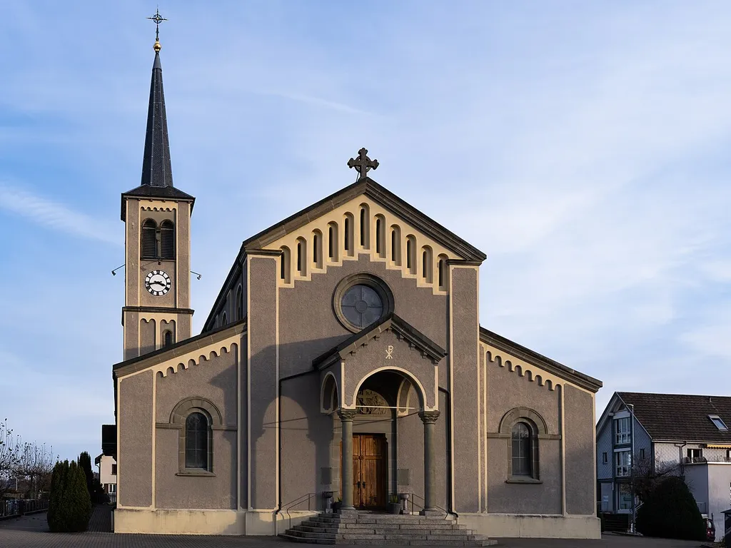 L'église Saint-Joseph de Schmitten vue de l'ouest.