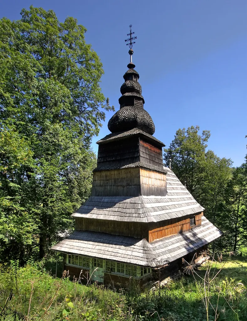 Church Presentation of Mary ("The Entry of the Most Holy Theotokos into the Temple", Roztoka, Mizhhiria Raion, Zakarpattia Oblast, Ukraine. Built in 17th century, rebuild presumably in 1759, belfry 18. century (Mykhailo Syrokhman, Churches of Ukraine. Zakarpattia, S. 457f.)