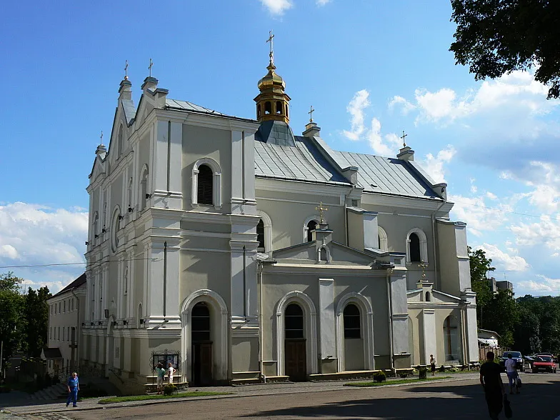 Церква Пресвятої Трійці в Дрогобичі (фасад), серпень 2008 року