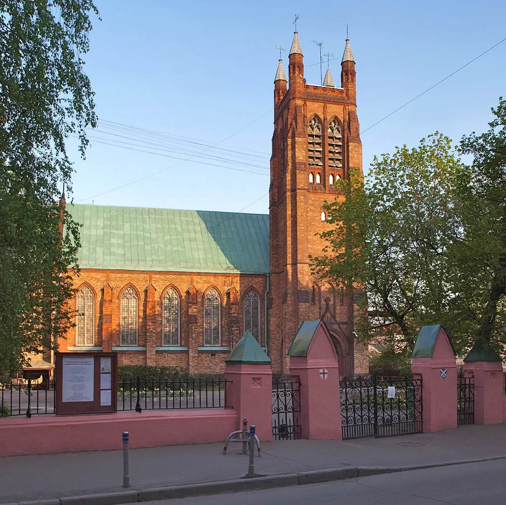 en:St. Andrew's Anglican Church, Moscowru:Англиканская церковь Святого Андрея (Москва)