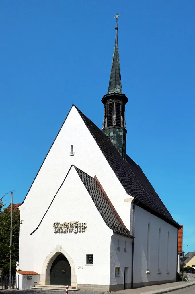 Abensberg, evangelische Johanneskirche von Osten gesehen.