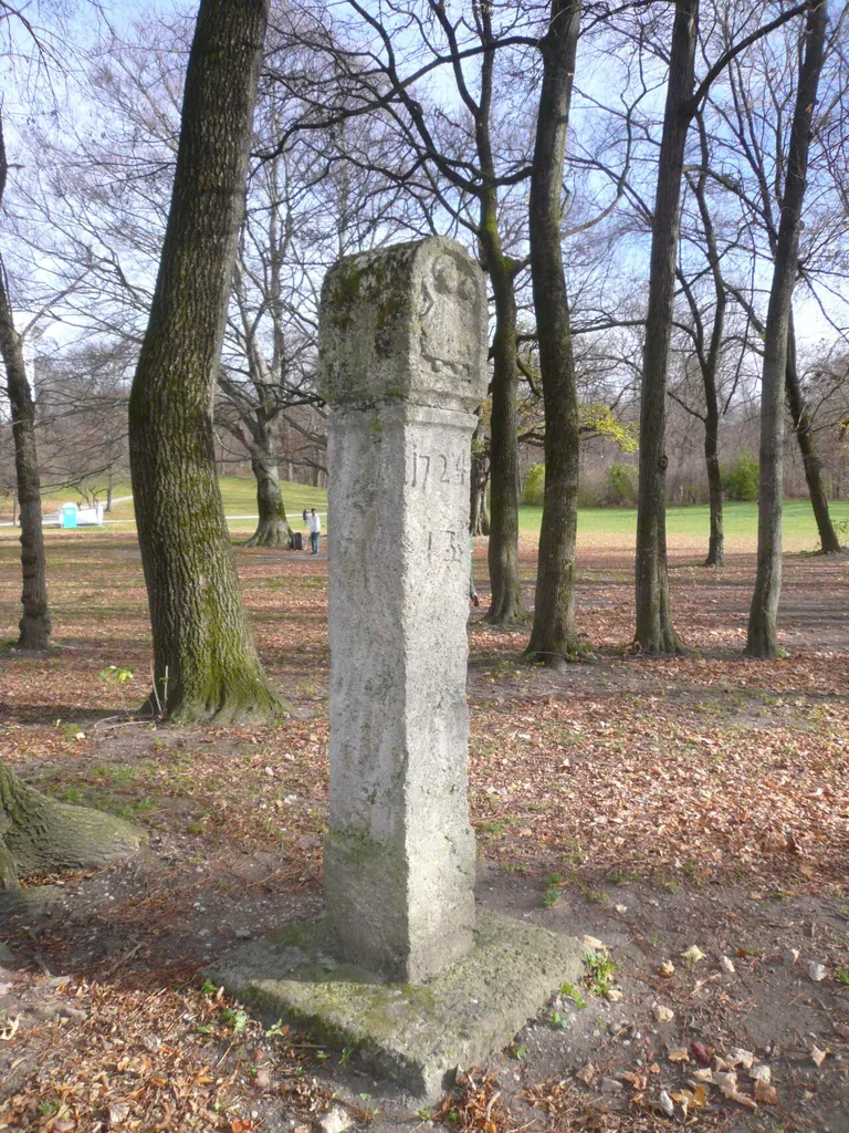 Burgfriedenssäule im Englischen Garten