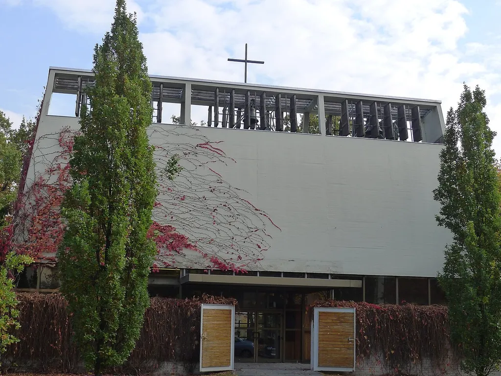 Ansicht der Kirche zur Straße