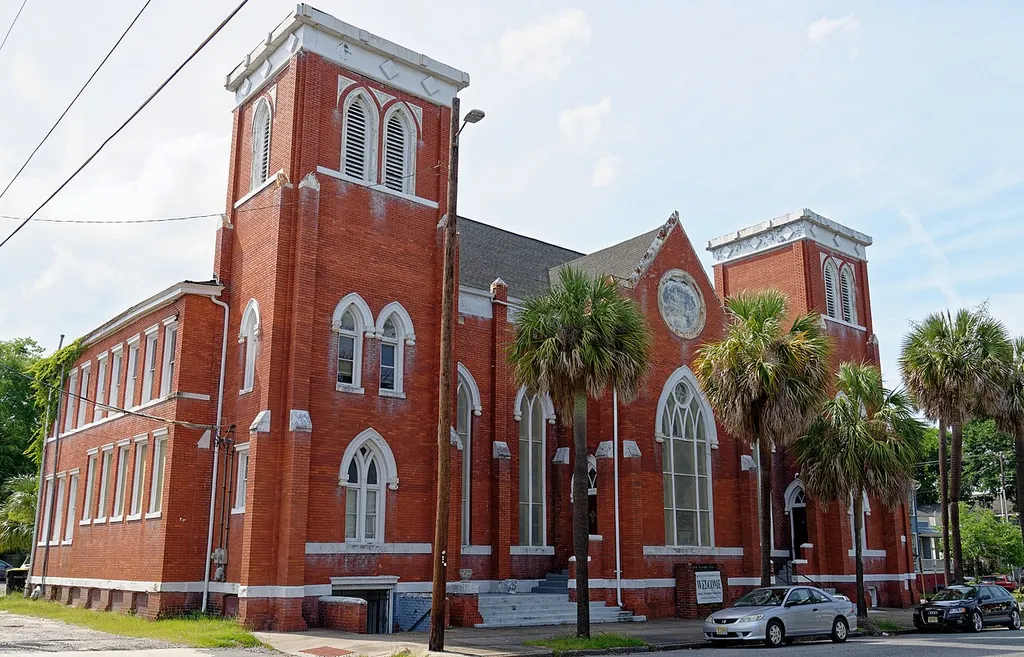 Asbury Methodist Church in Savannah, Georgia, US. A contributing property to the NRHP Savannah Victorian Historic District.