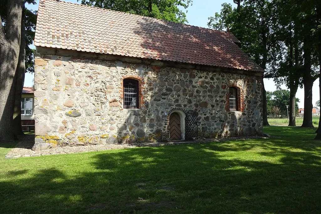 Groß Bierstedt ist ein Ortsteil der Gemeinde Rohrberg im Altmarkkreis Salzwedel in Sachsen-Anhalt.