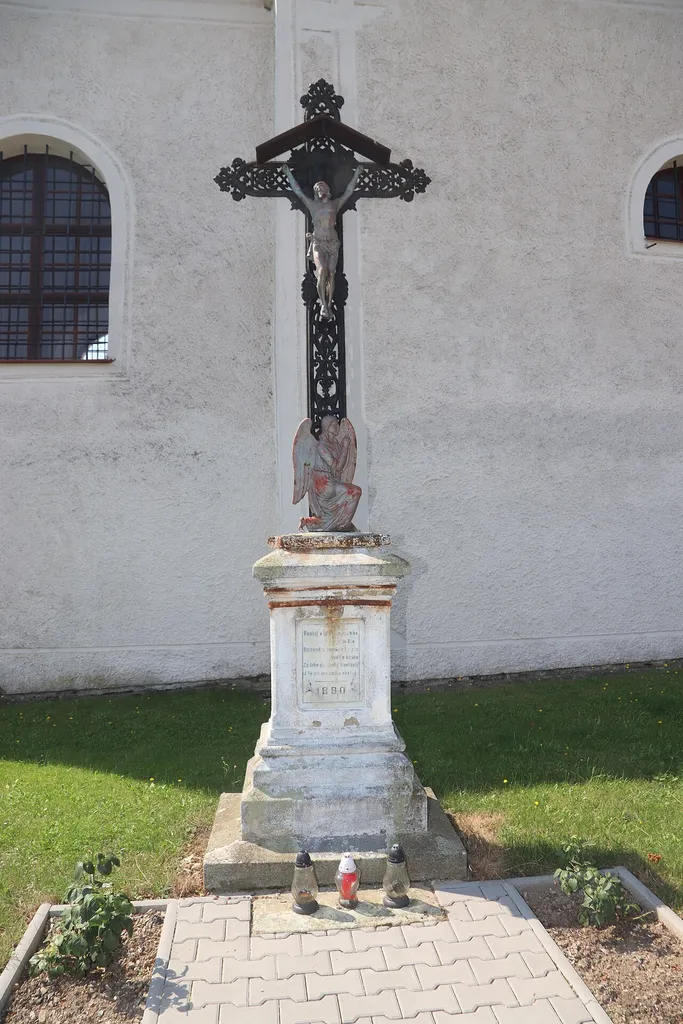 Overview of wayside cross near Church of Saint Luke in Myslibořice, Třebíč District.