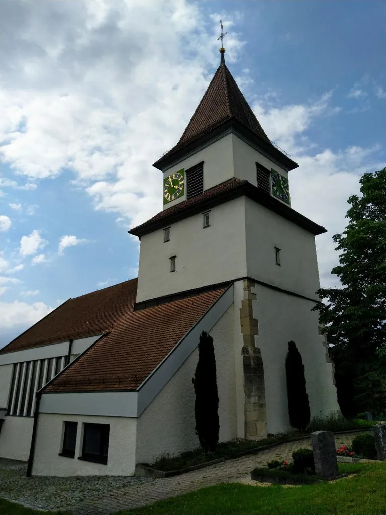 Ev. Johanneskirche, ein letzter Rest Mittelalter im Turm, der Rest ist von 1975