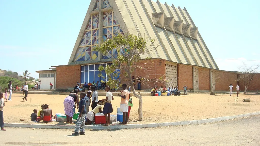 Igreja do Sumbe, Angola