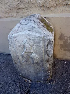 XII. Burgfriedensstein
